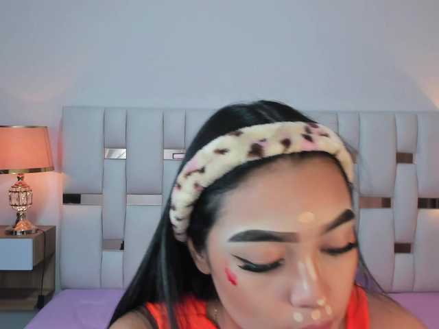 NauthyNahomi live cam on BongaCams