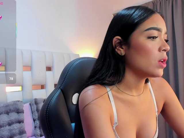 NauthyNahomi live cam on BongaCams