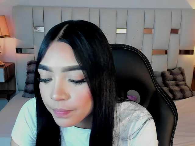NauthyNahomi live cam on BongaCams