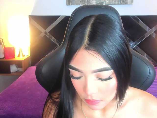 NauthyNahomi live cam on BongaCams