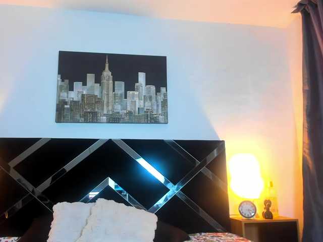 NauthyNahomi live cam on BongaCams