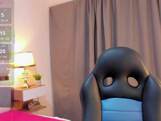 NauthyNahomi live cam on BongaCams