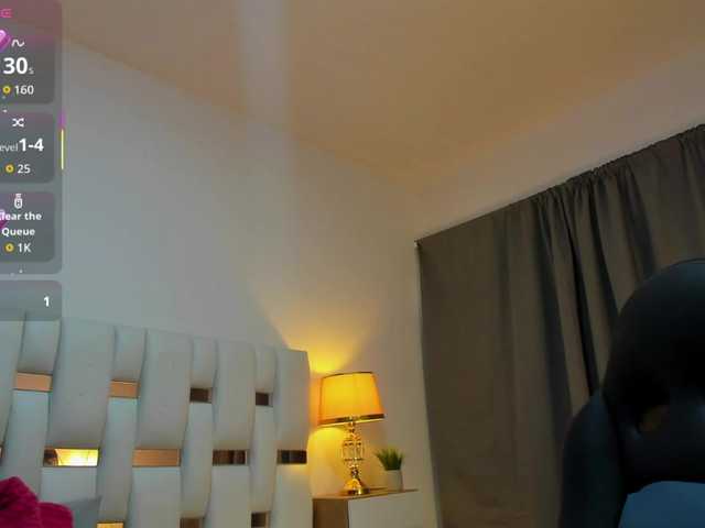 NauthyNahomi live webcam show