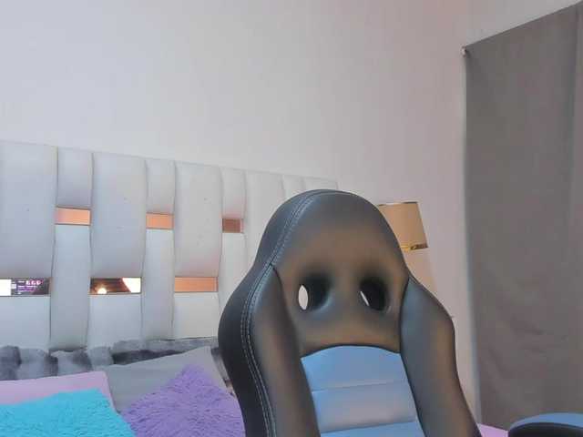 NauthyNahomi live cam on BongaCams