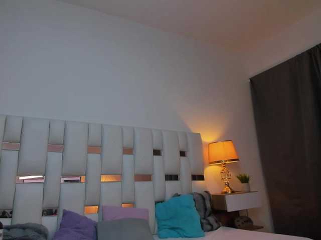 NauthyNahomi live cam on BongaCams