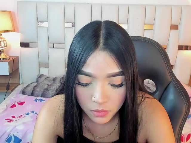 NauthyNahomi live cam on BongaCams