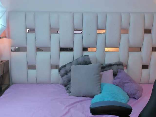 NauthyNahomi live cam on BongaCams