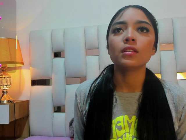 NauthyNahomi live webcam show
