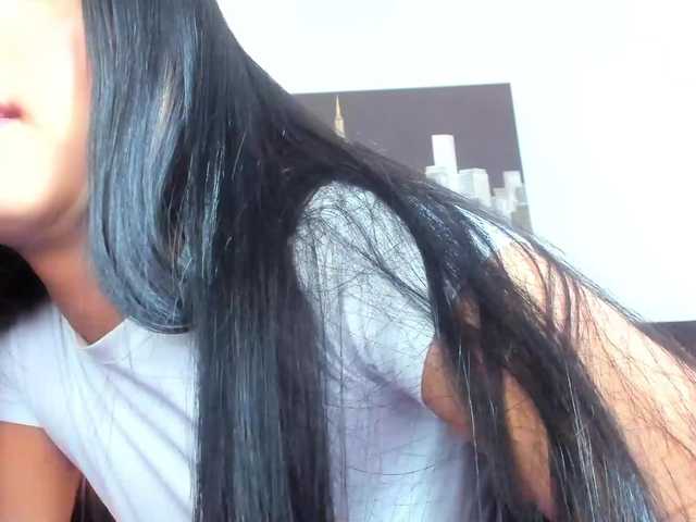 NauthyNahomi live cam on BongaCams