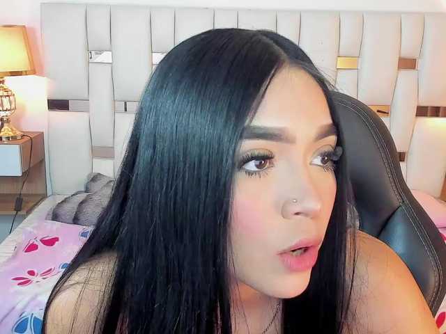 NauthyNahomi live cam on BongaCams
