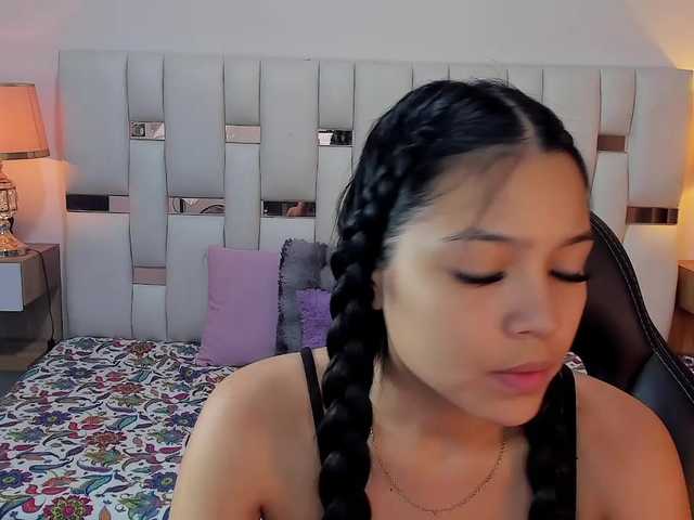 NauthyNahomi live cam on BongaCams