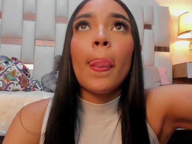 NauthyNahomi live cam on BongaCams
