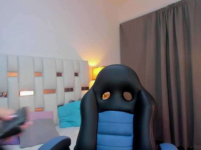 NauthyNahomi live cam on BongaCams