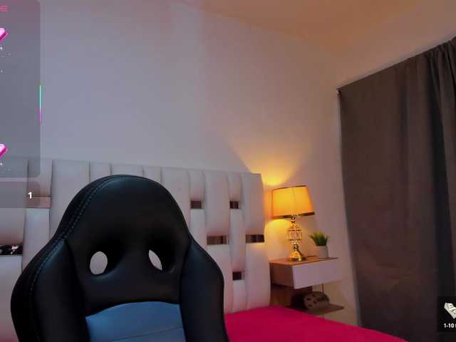 NauthyNahomi live cam on BongaCams