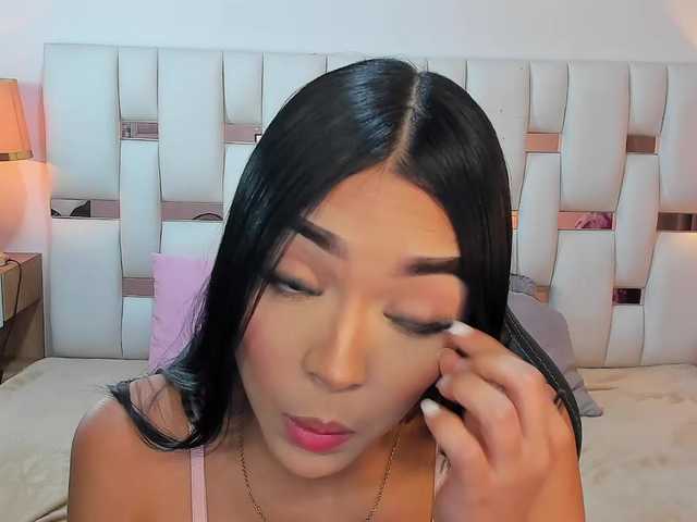 NauthyNahomi live cam on BongaCams