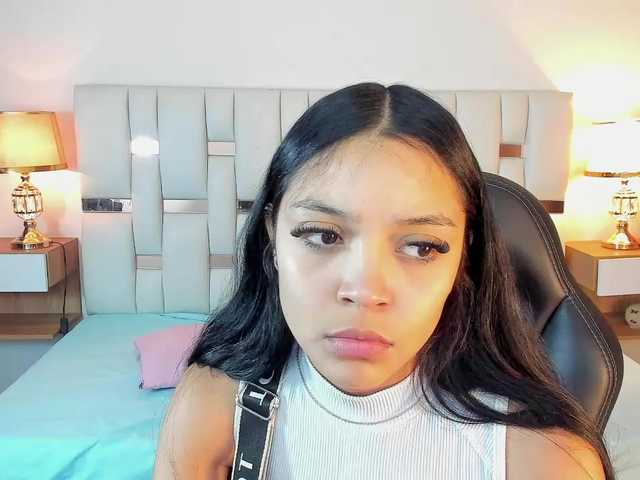 NauthyNahomi live cam on BongaCams