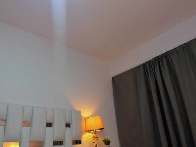 NauthyNahomi live cam on BongaCams