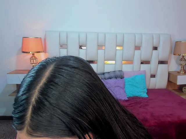 NauthyNahomi live cam on BongaCams