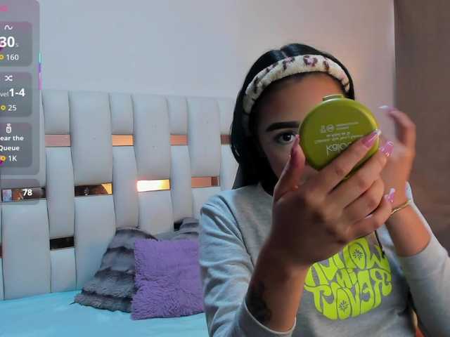 NauthyNahomi live cam on BongaCams