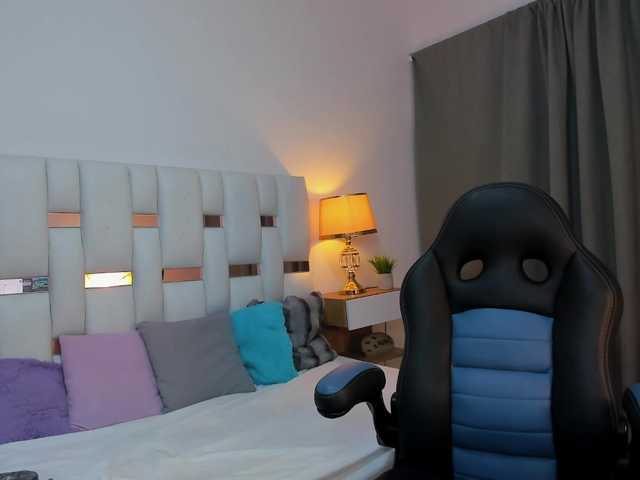 NauthyNahomi live cam on BongaCams