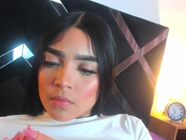 NauthyNahomi live cam on BongaCams