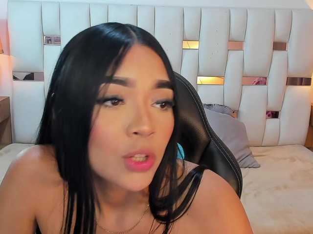 NauthyNahomi live cam on BongaCams
