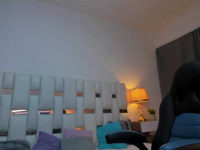 NauthyNahomi live cam on BongaCams