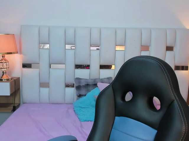 NauthyNahomi live cam on BongaCams