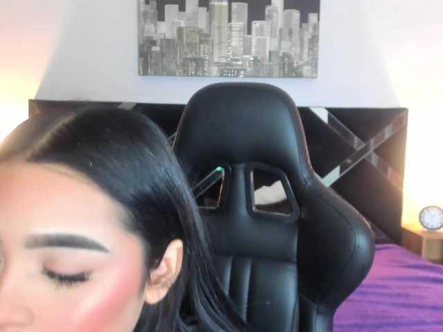 NauthyNahomi live cam on BongaCams