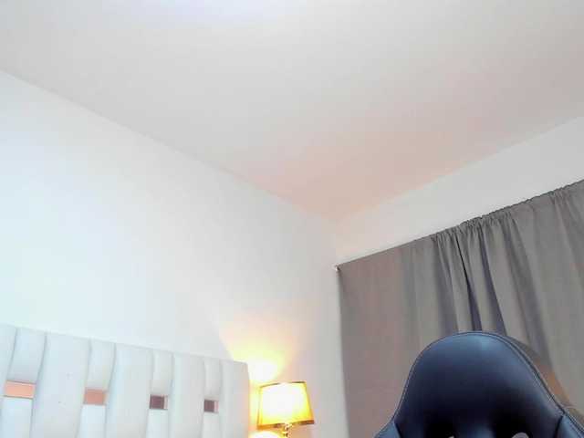 NauthyNahomi live cam on BongaCams
