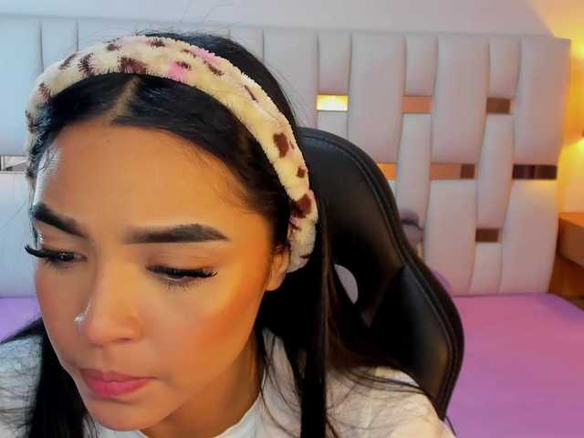 NauthyNahomi live cam on BongaCams