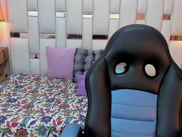 NauthyNahomi live cam on BongaCams