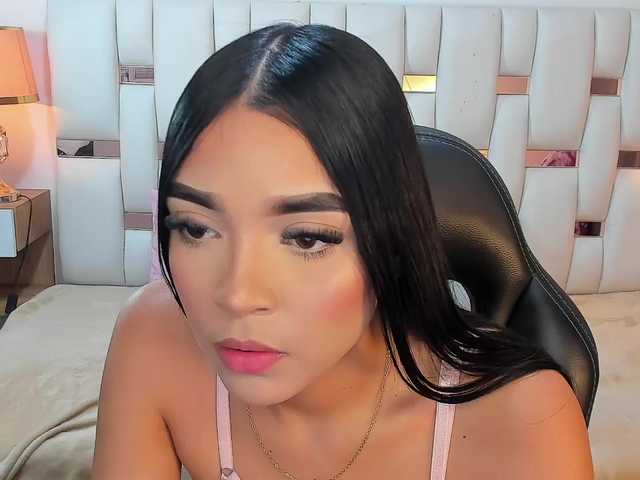 NauthyNahomi live cam on BongaCams