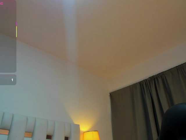 NauthyNahomi live webcam show