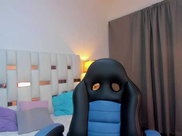 NauthyNahomi live cam on BongaCams
