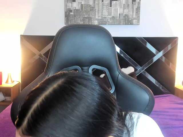 NauthyNahomi live cam on BongaCams