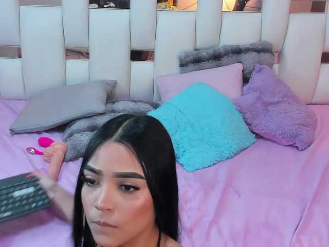 NauthyNahomi live cam on BongaCams