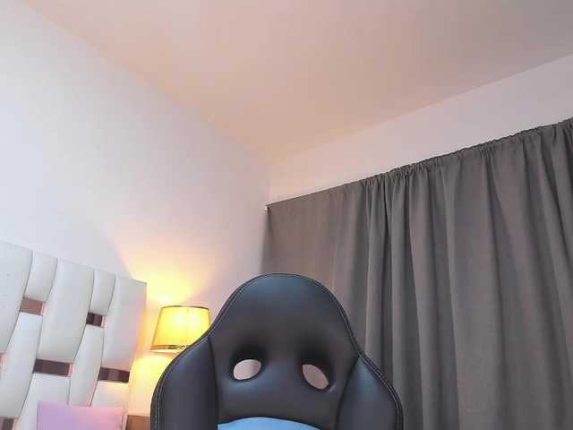 NauthyNahomi live cam on BongaCams