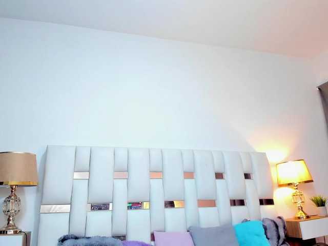NauthyNahomi live cam on BongaCams