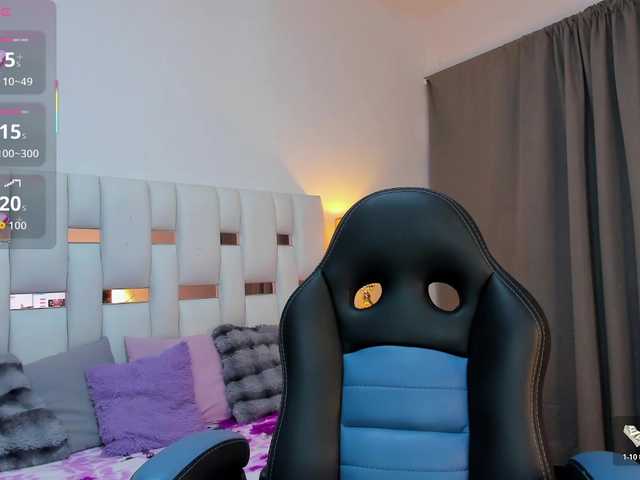 NauthyNahomi live cam on BongaCams