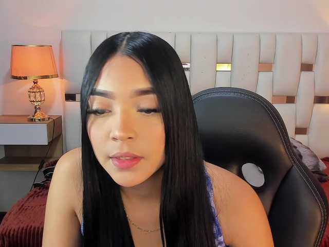 NauthyNahomi live cam on BongaCams