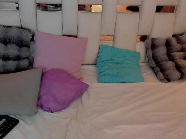 nauthynahomi cam belle