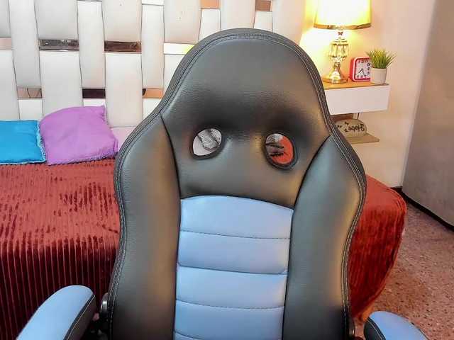NauthyNahomi live cam on BongaCams