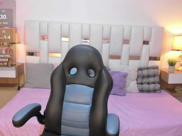 NauthyNahomi live cam on BongaCams