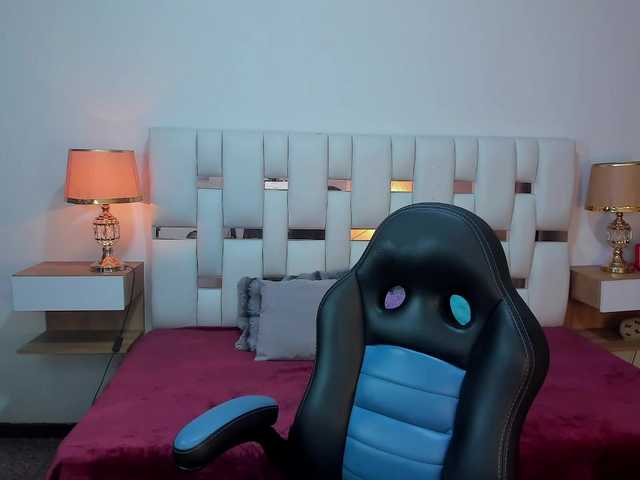NauthyNahomi live cam on BongaCams
