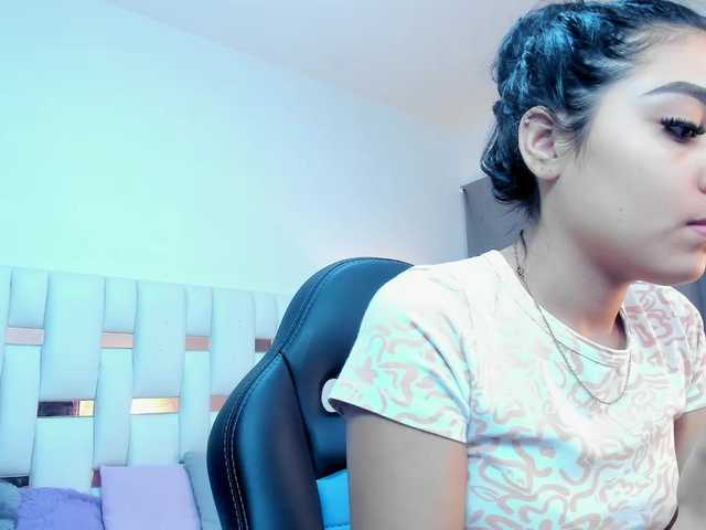NauthyNahomi live cam on BongaCams