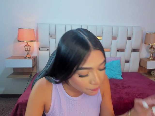 NauthyNahomi live cam on BongaCams