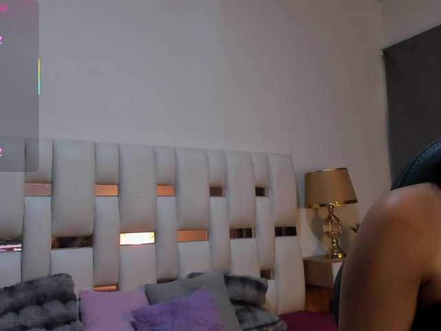 NauthyNahomi live cam on BongaCams