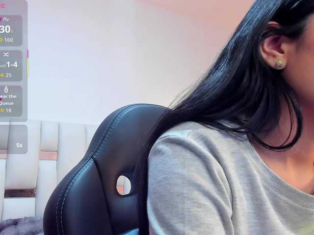 NauthyNahomi live cam on BongaCams