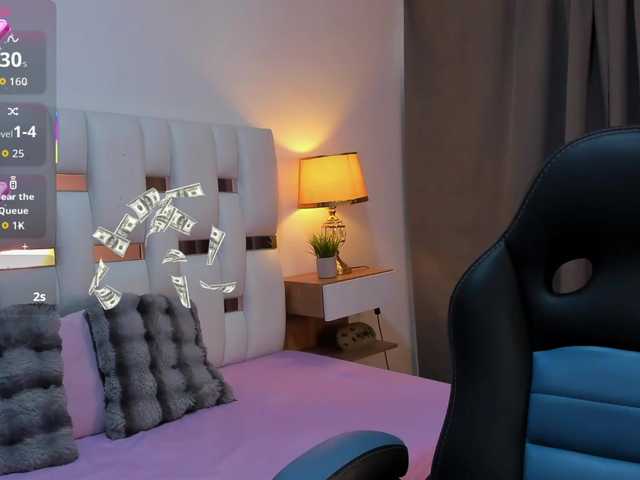 NauthyNahomi live webcam show